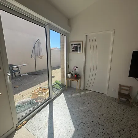 La Maison De Petit Pierre Apartamento Vauvert